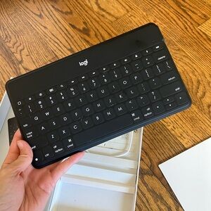 Logitech keys to go slim keyboard